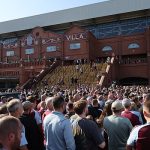 Aston Villa defiende el precio de las entradas de la Liga de Campeones insistiendo en que necesitan tomar "decisiones difíciles" para garantizar que el club pueda competir financieramente, después de que se les pidiera a los fanáticos que desembolsaran hasta £ 97 para ver al club en Europa