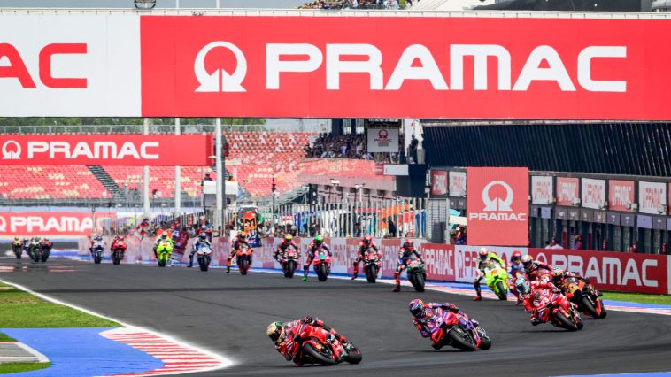 El inicio del Gran Premio de Emilia Romagna de MotoGP