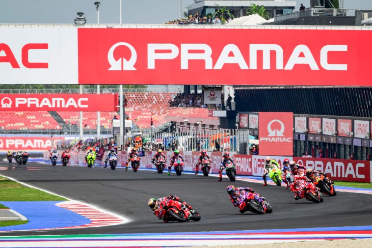 El inicio del Gran Premio de Emilia Romagna de MotoGP