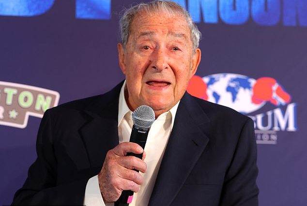 El promotor Bob Arum le ha dicho brutalmente a Anthony Joshua que su carrera en el boxeo ha terminado