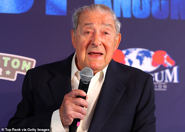 El promotor Bob Arum le ha dicho brutalmente a Anthony Joshua que su carrera en el boxeo ha terminado