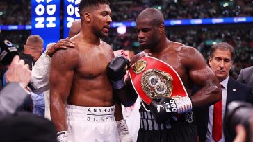 Daniel Dubois (derecha) sorprendió al mundo al noquear a Anthony Joshua (izquierda) el sábado