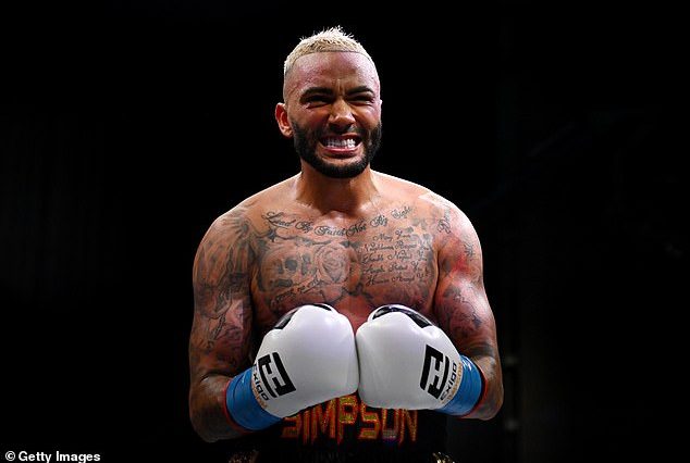 El exfutbolista de la Premier League Danny Simpson comenzó su carrera en Misfits Boxing en Dublín