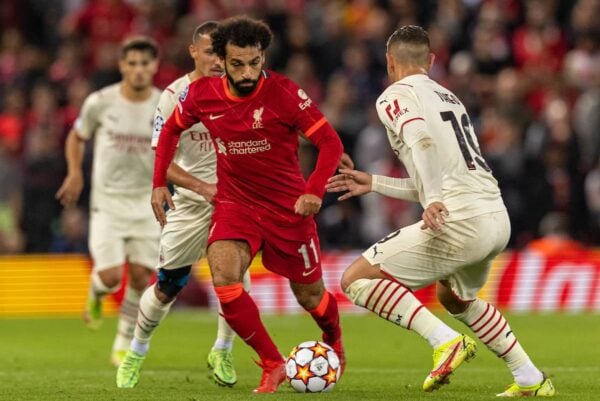 LIVERPOOL, INGLATERRA - Miércoles 15 de septiembre de 2021: Mohamed Salah del Liverpool durante el partido de la primera jornada del Grupo B de la UEFA Champions League entre el Liverpool FC y el AC Milan en Anfield. El Liverpool ganó 3-2. (Foto de Paul Currie/Propaganda)