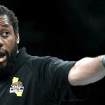 El árbitro Herb Dean aborda las rarezas del evento principal de UFC 306