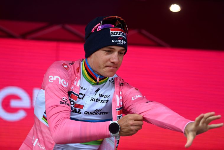 El director técnico del Soudal-QuickStep considera que Remco Evenepoel es una opción realista tanto para el Giro de Italia como para el Tour de Francia de 2025