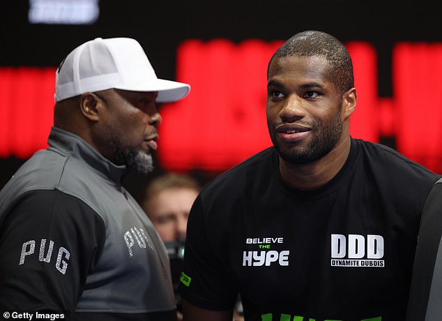 Esta semana se extendió un rumor descabellado de que Daniel Dubois (derecha) había despedido a su entrenador Don Charles (izquierda).