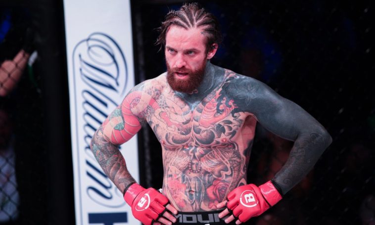 El ex luchador de Bellator y estrella de Geordie Shore, Aaron Chalmers, firma con BKFC