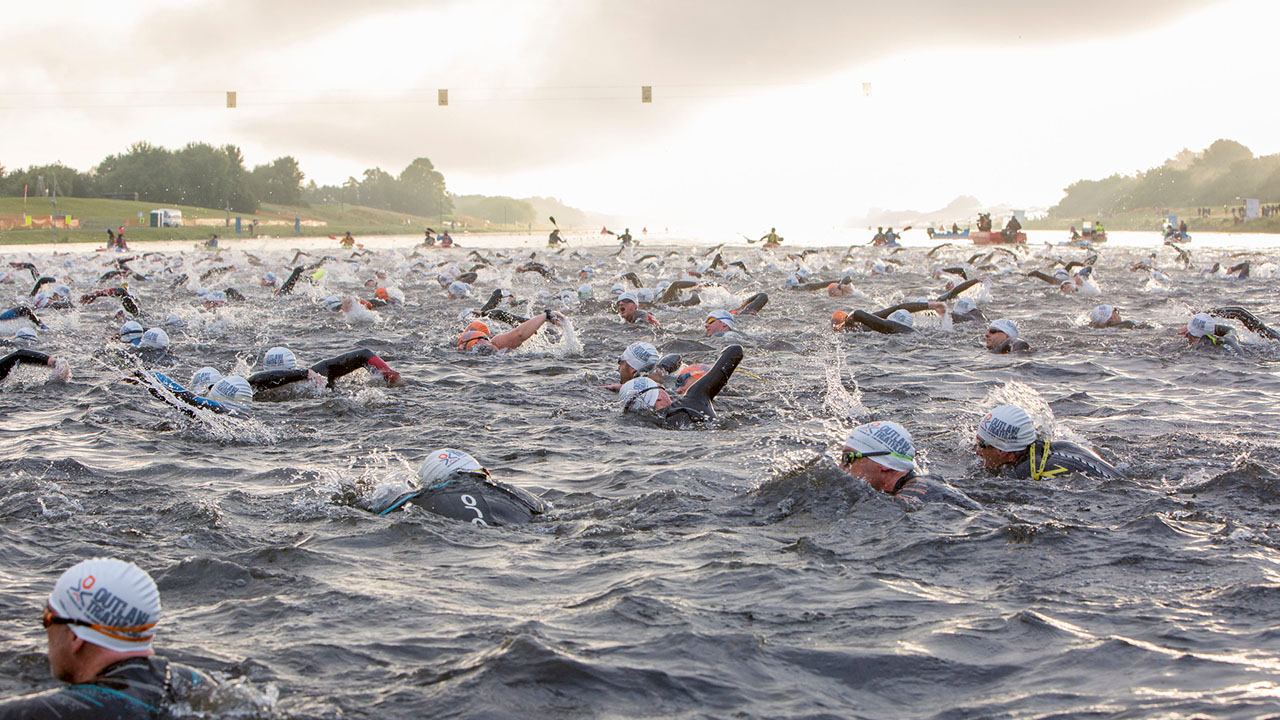 Triatlón Outlaw Nottingham: salida desde la natación