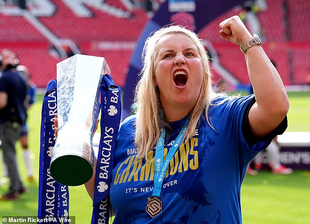 Emma Hayes ha admitido que habría considerado hacer una pausa en su carrera después de dejar el Chelsea si le pagaran como a un entrenador en el fútbol masculino.