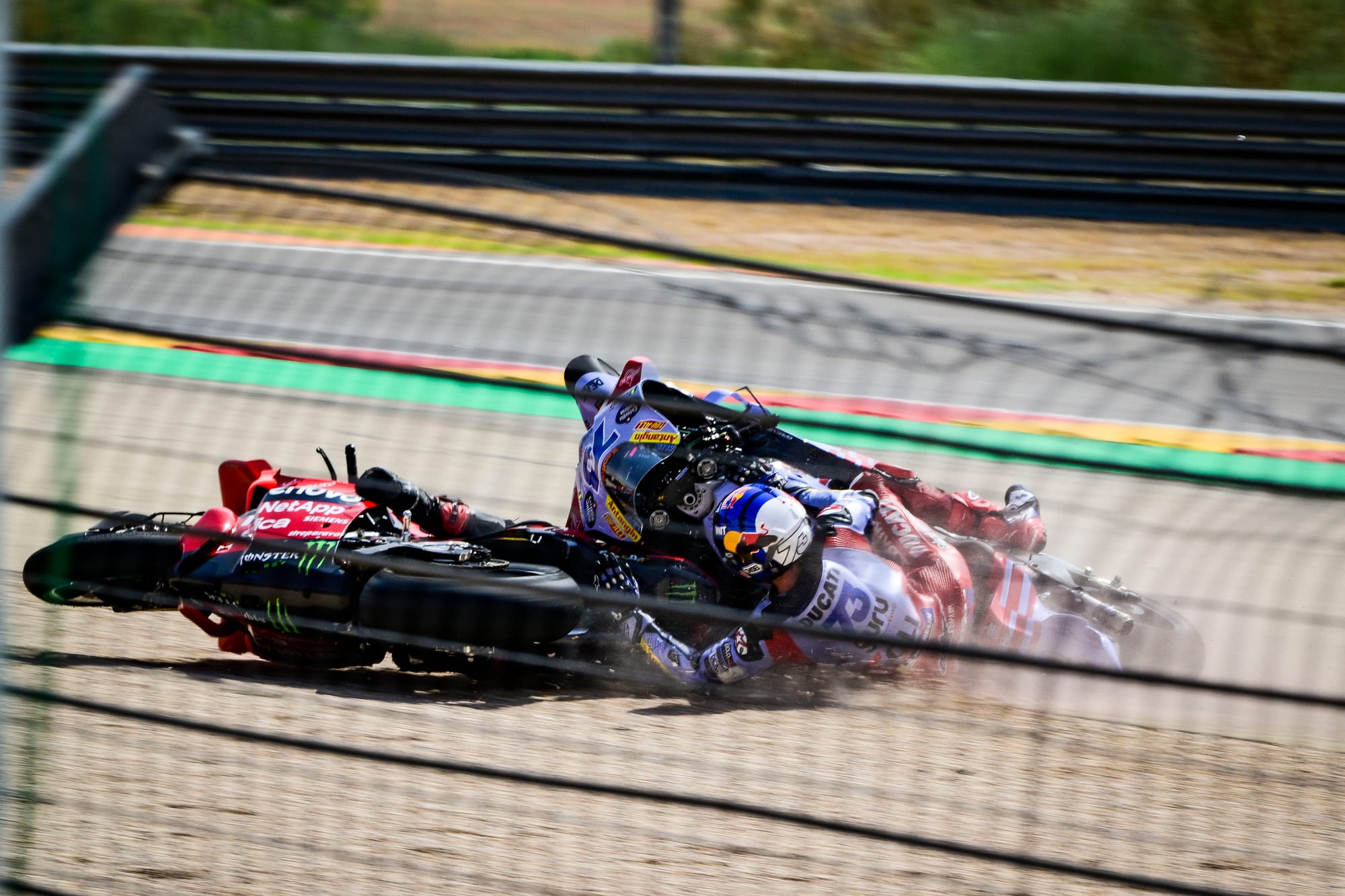 La impresionante disculpa de Bagnaia ante Márquez fue la mejor manera de avanzar