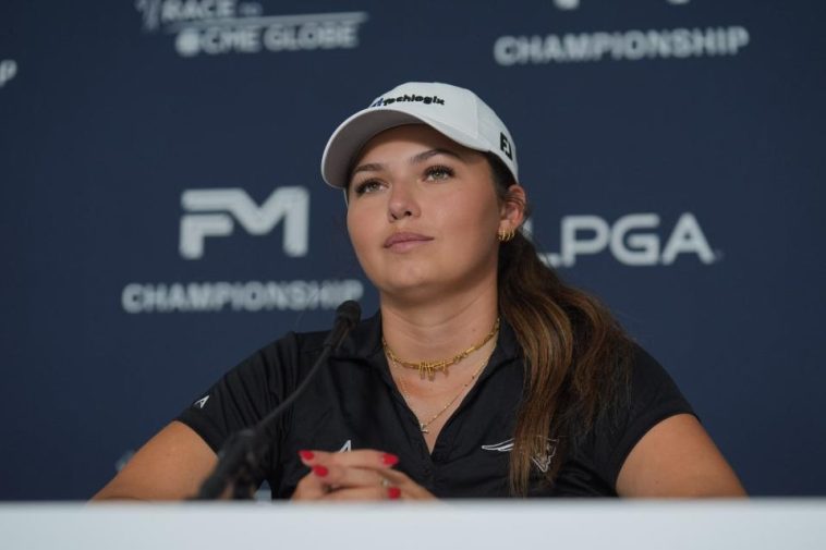 Alexa Pano responde preguntas durante su conferencia de prensa del Campeonato FM en TPC Boston en Norton el 27 de agosto.