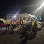 Hannah Fawcett, Ede Harrison y su equipo después de su exitoso LEJOG