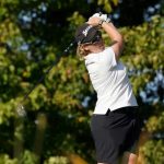 La sudafricana Ashleigh Buhai realiza un tiro en su camino hacia el liderato en la primera ronda del LPGA Queen City Championship (Dylan Buell)