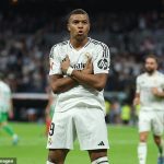 El Comité Jurídico de la Liga de Fútbol Profesional (LFP) ha solicitado una mediación en el conflicto salarial de Kylian Mbappé con su ex equipo, el PSG