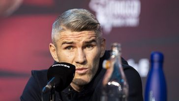 Liam Smith se vio obligado a retirarse de su pelea con Josh Kelly en Wembley