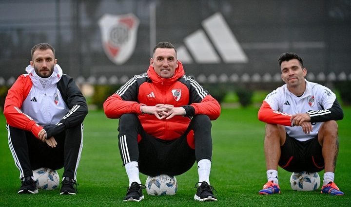 Pezzella y Acuña junto a Armani, quien ya anunció su salida de la Selección.