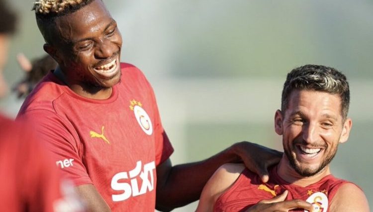 Osimhen y Mertens, antiguos compañeros del Nápoles, se reencuentran en Turquía - fotos - Football Italia