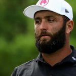 Una fotografía de cabeza y hombros del español Jon Rahm