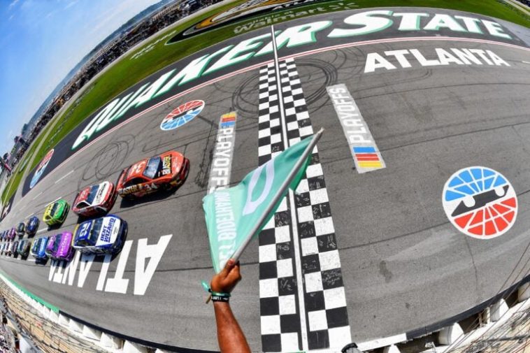 Atlanta Motor Speedway - NASCAR Cup Series - Bandera verde