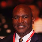 La leyenda del boxeo Evander Holyfield se acercó a KSI para una posible pelea con la estrella de YouTube