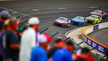 Richard Stenhouse fue reinstalado tras suspensión de NASCAR