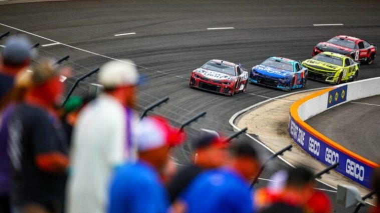 Richard Stenhouse fue reinstalado tras suspensión de NASCAR