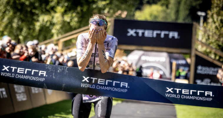 Solenne Billouin y Arthur Serrières completan el Three-Peat del Campeonato Mundial XTERRA 2024 - Triatlón Hoy