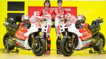 Fabio di Giannanantonio y Marco Bezzecchi con decoración especial de MotoGP de Indonesia 2024