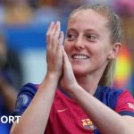 Keira Walsh applauds the Barcelona fans