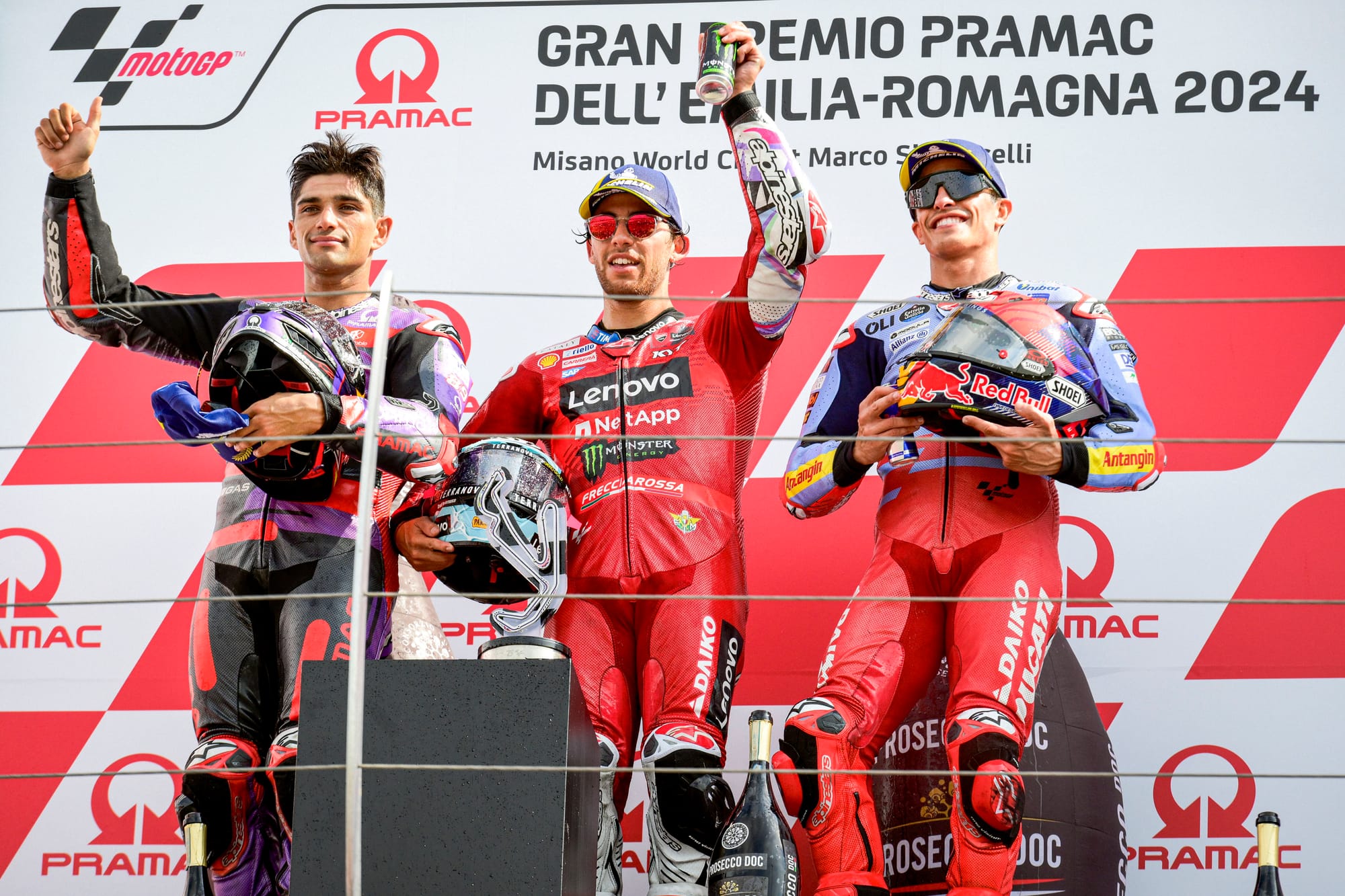 Jorge Martín, Enea Bastianini y Marc Márquez en el podio del Gran Premio de Emilia Romagna