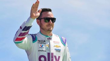 Alex Bowman descalificado tras Charlotte; Eliminado de los playoffs