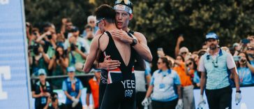 Hayden Wilde Alex Yee abraza la Gran Final del WTCS Torremolinos 2024 crédito de la foto Triatlón Mundial