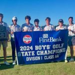 Brentwood High capturó su segundo campeonato estatal masculino Clase AA consecutivo de TSSAA en el Sevierville Golf Club el viernes 11 de octubre de 2024 en Sevierville, Tennessee. El equipo incluye (desde la izquierda) Graham O'Neal, Jack Doyle, Sam Johnson, Luke Purifoy, Bennett Lynd, George Laskaris y el entrenador de los Bruins, Chris Saunders.