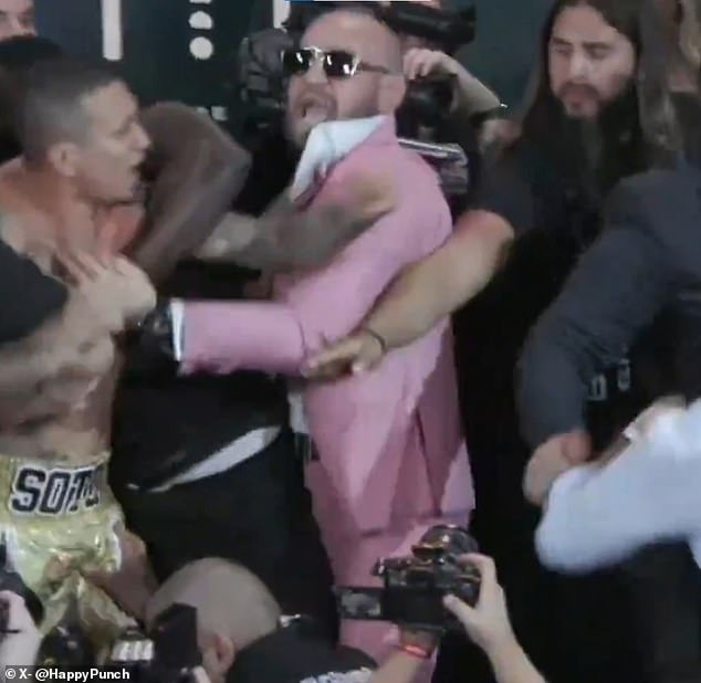 Conor McGregor intervino para detener una pelea entre Franco Tenaglia y Tony Soto