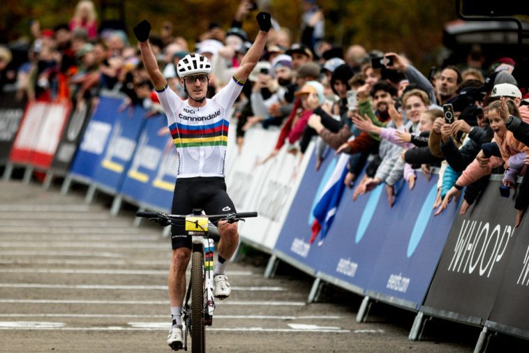 Copa del Mundo UCI MTB: Alan Hatherly se adjudica la victoria y la serie de cross-country masculino de élite en Mont-Sainte-Anne