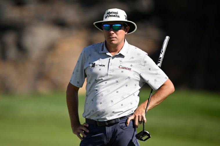 ST GEORGE, UTAH - 10 DE OCTUBRE: Joel Dahmen de los Estados Unidos observa desde el tercer green durante la primera ronda del Black Desert Championship 2024 en Black Desert Resort el 10 de octubre de 2024 en St George, Utah. (Foto de Orlando Ramírez/Getty Images)