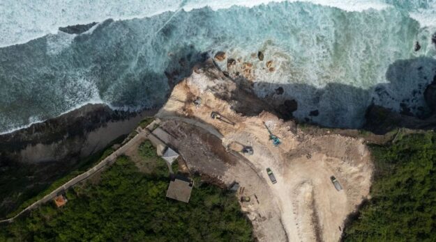 la ola de uluwatu en peligro