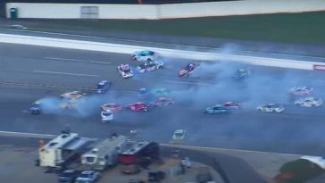 El mayor accidente en la historia de NASCAR en Talladega (Video)