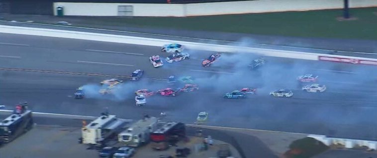 El mayor accidente en la historia de NASCAR en Talladega (Video)