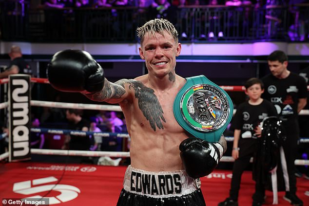 Charlie Edwards (en la foto) regresa a la acción el viernes por la noche en el York Hall de Bethnal Green.