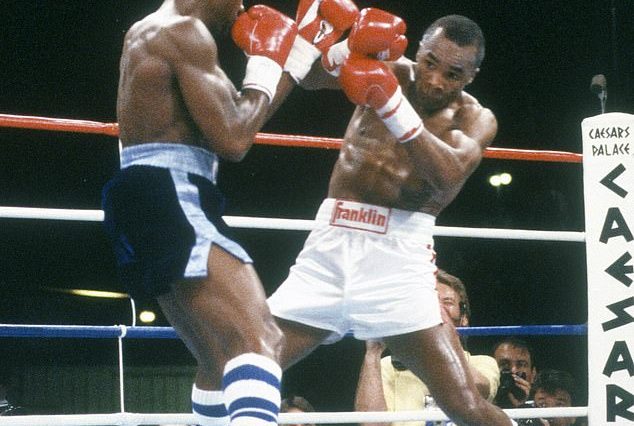 Sugar Ray Leonard venció a Marvin Hagler por decisión dividida por los títulos de peso mediano del CMB y The Ring en 1987 en el Caesars Palace.