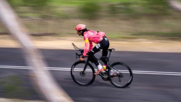 Lachlan Morton recorre Australia y establece el tiempo más rápido conocido de 30 días, 9 horas y 59 minutos