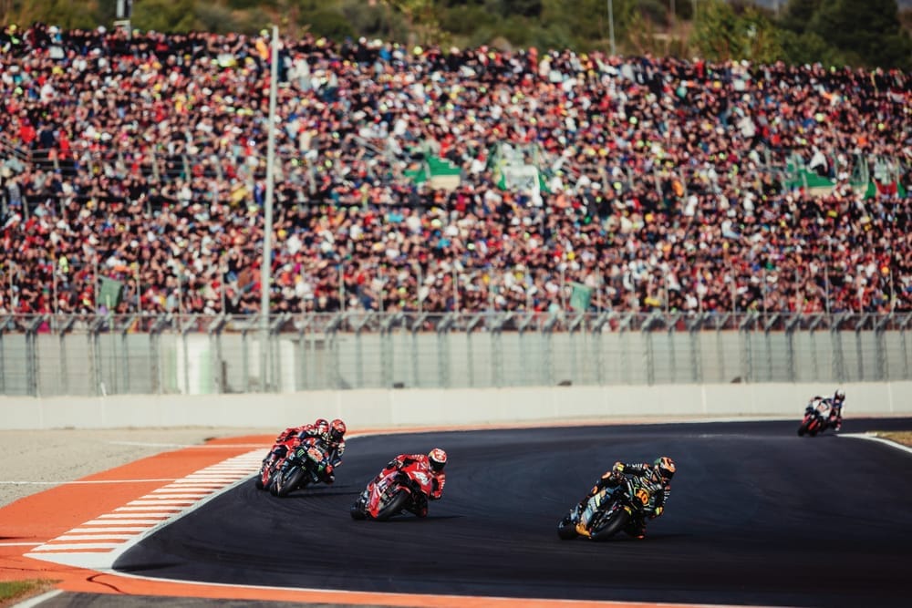 Las inundaciones dañan el circuito de MotoGP de Valencia: ¿el final de temporada en duda?