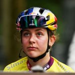 Lesiones, enfermedades y caídas de Canyon-SRAM dejan a Zoe Bäckstedt sin compañeros de equipo en el Simac Ladies Tour