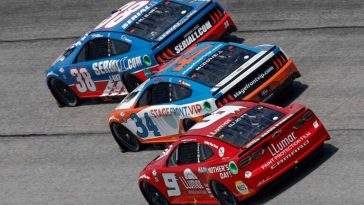 Todd Gilliland, Michael McDowell, Chase Elliott - Serie de la Copa NASCAR - Darlington Raceway