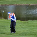 Piper Meredith de Boonsboro lanza en el noveno green durante el Torneo de Golf de las Escuelas Públicas del Condado de Washington el miércoles en Black Rock. Meredith ganó el título femenino por tercer año consecutivo, y su 2 sobre 74 fue la mejor puntuación de cualquier jugador, niño o niña, por siete golpes.