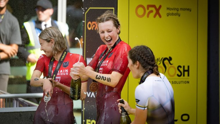 Georgia Taylor Brown Cassandre Beaugrand podio supertri Londres 2024