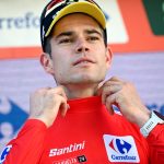 ¿Wout van Aert se disfraza y canta como una ardilla en la televisión belga?