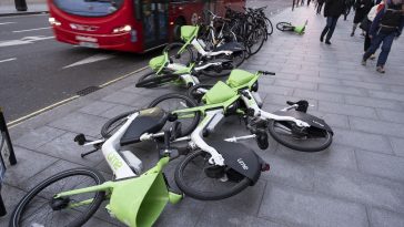 Amenazan con multas por tomar medidas drásticas contra el "estacionamiento problemático" de bicicletas eléctricas en Londres